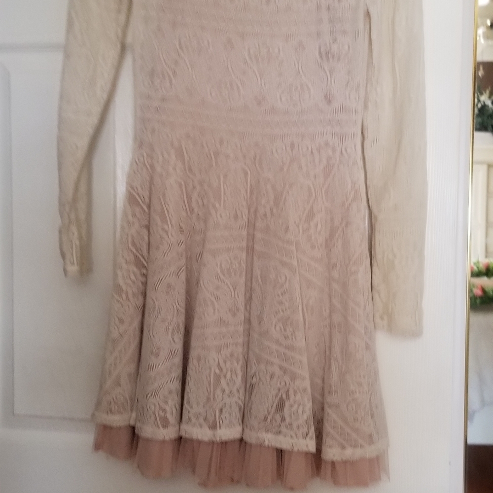 Dress - Picture 3 of 4